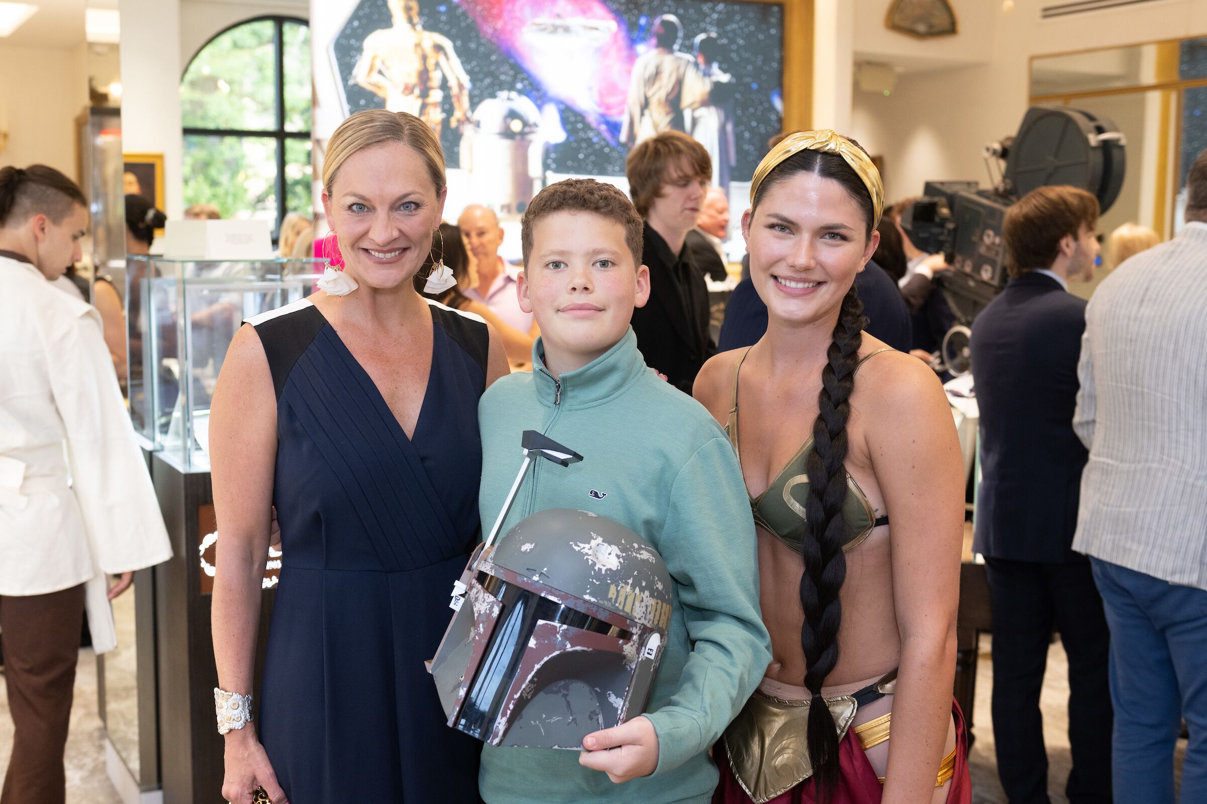 Star Wars Exhibit Wows With Galaxy Firsts at Valobra Master Jewelers – PaperCity